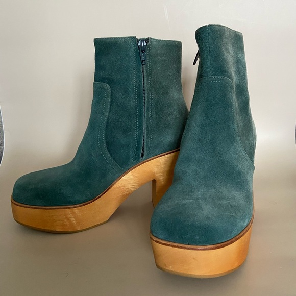 Charlotte Stone Emerald Suede Heeled Boots - Picture 7 of 10